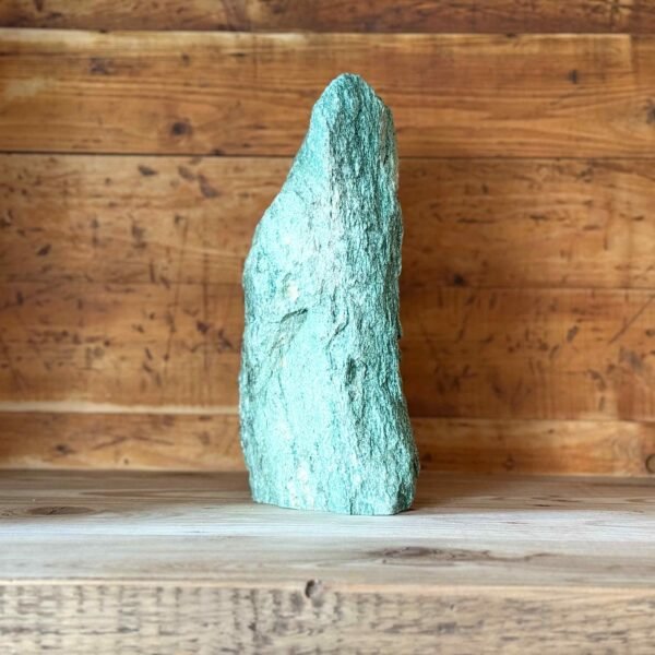 IMG_4449-2 thesaurus, edelstenen, wormerveer, exclusief, unieke stukken, fuchsiet, ruwe fuchsiet, fuchsiet ruw, groen, schitterende