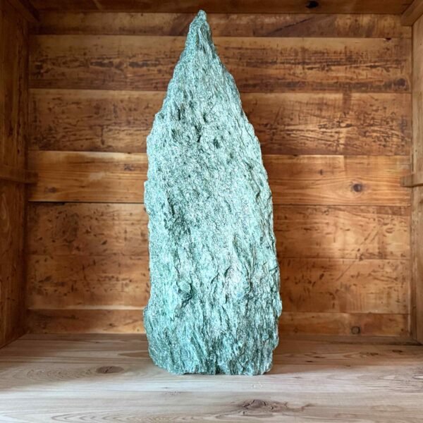 IMG_4454-2 thesaurus, edelstenen, wormerveer, exclusief, unieke stukken, fuchsiet, ruwe fuchsiet, fuchsiet ruw,