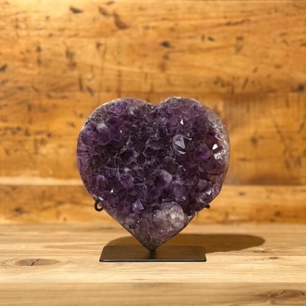 IMG_4687-2 Thesaurus, Thesaurus edelstenen, Heerlijk-eko, Heerlijk Wormerveer, amethist, hart, edelsteen, edelstenen, amethist hart, uniek