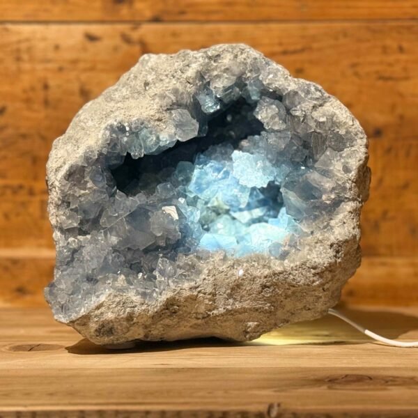 IMG_4738-2 Thesaurus, Thesaurus edelstenen, Heerlijk-eko, Heerlijk Wormerveer, celestien, ruw, robuust, lamp, XXL, excusief, unieke lamp,