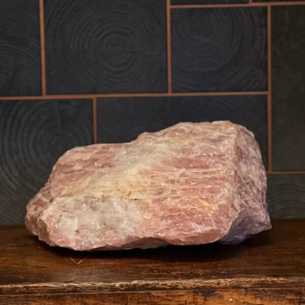 IMG_4986-2 Thesaurus, Thesaurus edelstenen, Heerlijk-eko, Heerlijk Wormerveer, roze kwarts ruw, ruwe, roze kwarts, rozekwarts, robuust,