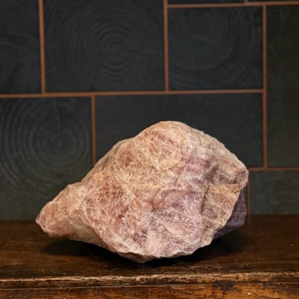 IMG_4987-2 Thesaurus, Thesaurus edelstenen, Heerlijk-eko, Heerlijk Wormerveer, roze kwarts ruw, ruwe, roze kwarts, rozekwarts, robuust,