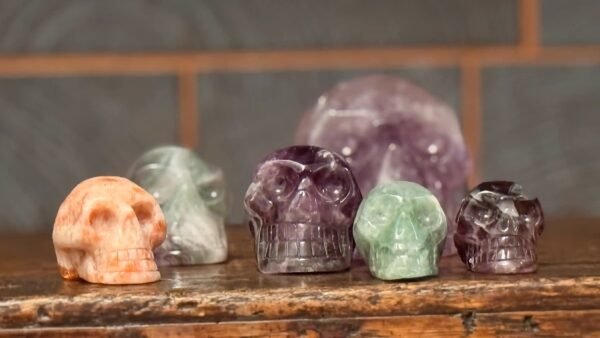 IMG_5116-2 Thesaurus, Thesaurus edelstenen, Heerlijk-eko, Heerlijk Wormerveer, amethist schedel, schedel, skull, amethist, Braziliaanse amethist, zonnesteen