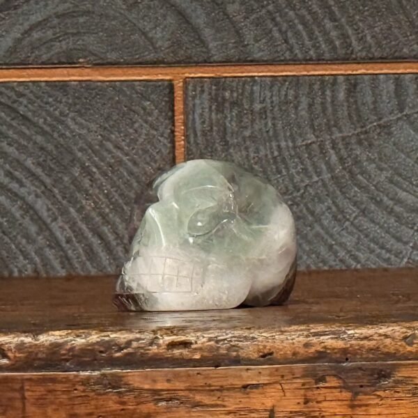 Thesaurus, Thesaurus edelstenen, Heerlijk-eko, Heerlijk Wormerveer, fluoriet schedel, schedel skull, regenboog fluoriet, regenboog