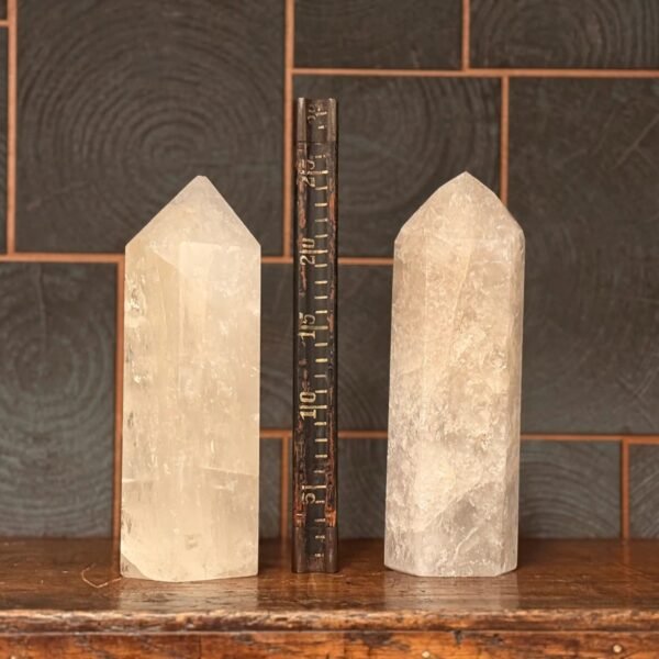 thesaurus, edelstenen, wormerveer, exclusief, unieke stukken, bergkristal, bergkristal punt, gepolijst,