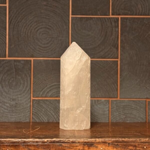 thesaurus, edelstenen, wormerveer, exclusief, unieke stukken, bergkristal, bergkristal punt, gepolijst,