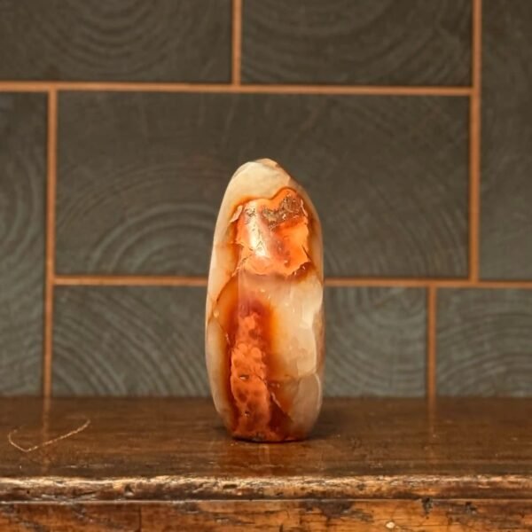 IMG_5177-2 Thesaurus, Thesaurus edelstenen, edelstenen, Heerlijk Wormerveer, exclusief, carneool, vrije vorm, sculptuur, kristal