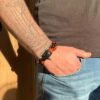 Thesaurus, Thesaurus edelstenen, edelstenen, Heerlijk Wormerveer, , armband, mannen armband, stoere armband, paracord, robuust, robuuste armband, persoonlijk, uniek, gepersonaliseerd, gepersonaliseerde armband, duurzaam, stevige armband, harpsluiting, RVS sluiting, RVS harpsluiting, zwarte agaat, agaat, chalcedoon, orange chalcedoon, carneool