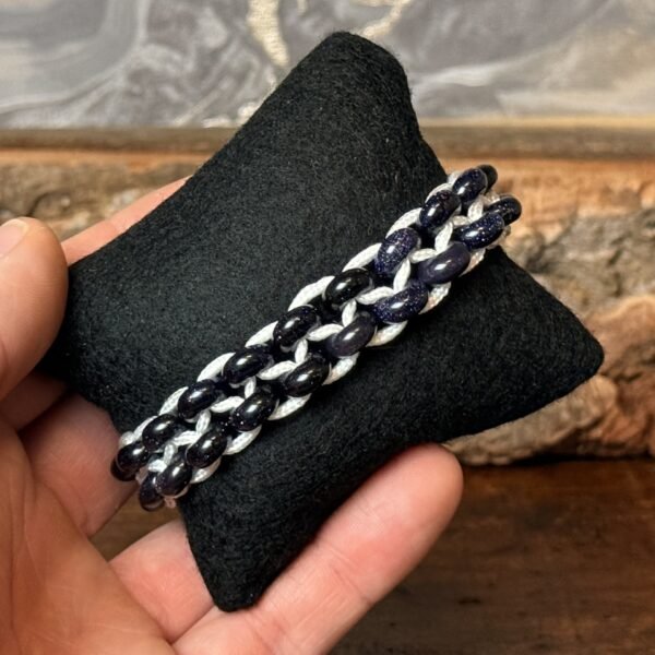 Thesaurus, Thesaurus edelstenen, edelstenen, Heerlijk Wormerveer, , armband, mannen armband, stoere armband, paracord, robuust, robuuste armband, persoonlijk, uniek, gepersonaliseerd, gepersonaliseerde armband, duurzaam, stevige armband, blauwstroom