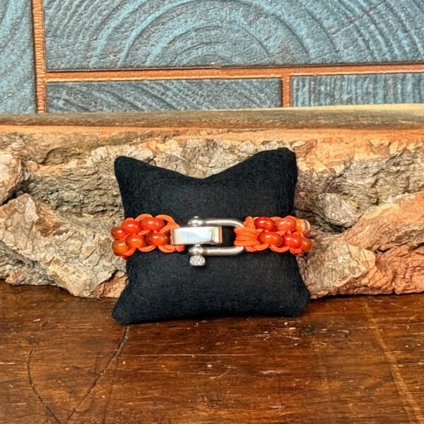 Thesaurus, Thesaurus edelstenen, edelstenen, Heerlijk Wormerveer, , armband, mannen armband, stoere armband, paracord, robuust, robuuste armband, uniek, gepersonaliseerd, gepersonaliseerde armband, stevige armband, harpsluiting, RVS sluiting, RVS harpsluiting, chalcedoon, orange chalcedoon, carneool