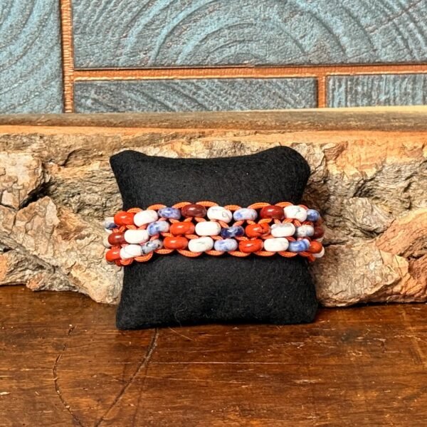 Thesaurus, Thesaurus edelstenen, edelstenen, Heerlijk Wormerveer, mannen armband, stoere armband, paracord, robuust, robuuste armband, uniek, gepersonaliseerd, gepersonaliseerde armband, stevige armband, howliet, sodaliet, tijgeroog, oranje, nerderlandse, nederlands