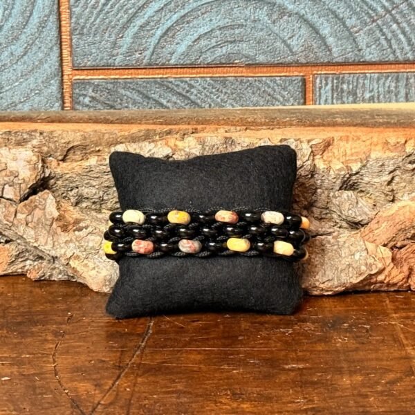 Thesaurus, Thesaurus edelstenen, edelstenen, Heerlijk Wormerveer, armband, mannen armband, stoere armband, paracord, robuust, robuuste armband, uniek, gepersonaliseerd, gepersonaliseerde armband, stevige armband, harpsluiting, RVS sluiting, zwarte agaat, agaat, crazy lace, crazy lace agaat,