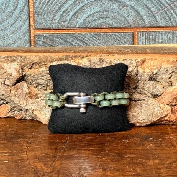 IMG_5416-2 Thesaurus, Thesaurus edelstenen, edelstenen, Heerlijk Wormerveer, mannen armband, stoere mannen, paracord, robuust, robuuste armband, uniek, gepersonaliseerd, gepersonaliseerde armband, stevige armband, harpsluiting, RVS sluiting, RVS harpsluiting, aventurijn, groene aventurijn