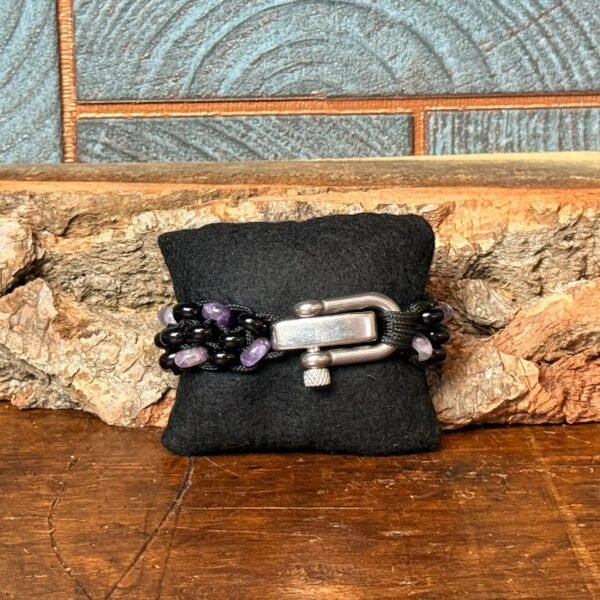 Thesaurus, Thesaurus edelstenen, edelstenen, Heerlijk Wormerveer, armband, mannen armband, stoere armband, paracord, robuust, robuuste armband, uniek, gepersonaliseerd, gepersonaliseerde armband, stevige armband, harpsluiting, RVS sluiting, zwarte agaat, agaat, amethist