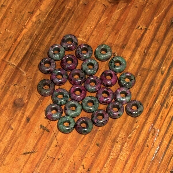 Thesaurus, Thesaurus edelstenen, edelstenen, Heerlijk Wormerveer, armband, mannen armband, stoere armband, paracord, robuust, robuuste armband, uniek, gepersonaliseerd, gepersonaliseerde armband, stevige armband, harpsluiting, RVS sluiting, robijn in zoisiet, zoisiet, robijn